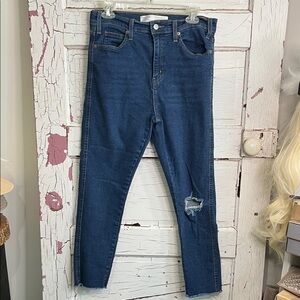 Signature Levi's heritage Mid-Blue High Rise Skinny Distressed Jean Sz 8/ W29